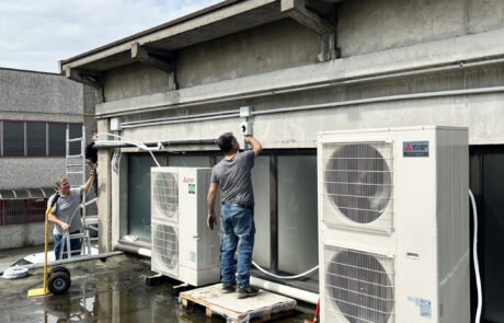 impianto canalizzato microforato Mitsubishi Electric da 55 kW visto dall'esterno