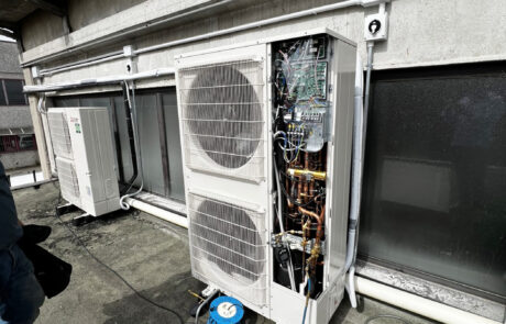 Installazione esterna impianto canalizzato microforato Mitsubishi Electric da 55 kW
